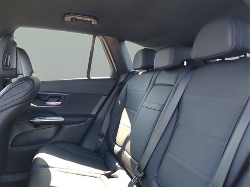Certified 2026 Mercedes-Benz GLC 300 image 7