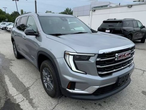 Used 2025 GMC Acadia Elevation FWD image 4