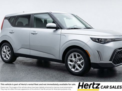 Used 2025 Kia Soul LX w/ LX Technology Package image 1