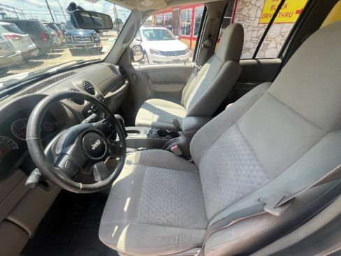 Used 2006 Jeep Liberty Sport AWD/4WD image 10