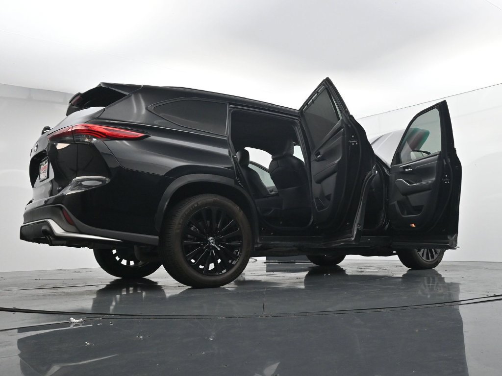Used 2023 Toyota Highlander XSE FWD image 43