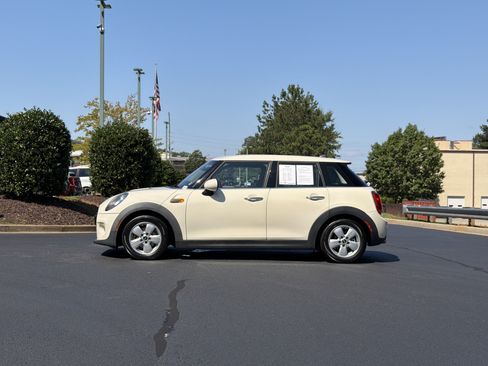 Used 2016 MINI Cooper 4-Door Hardtop FWD image 14