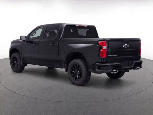 Used 2025 Chevrolet Silverado 1500 LT Trail Boss w/ Convenience Package II AWD/4WD image 3