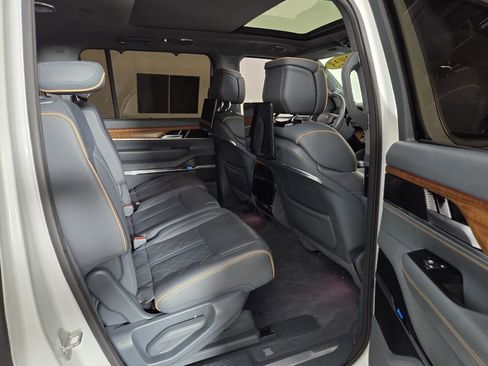 Used 2023 Jeep Grand Wagoneer Series III w/ Rear Seat Video Group 1 AWD/4WD image 34