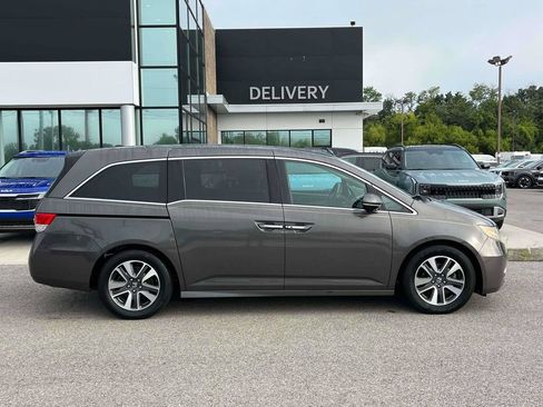 Used 2016 Honda Odyssey Touring image 32