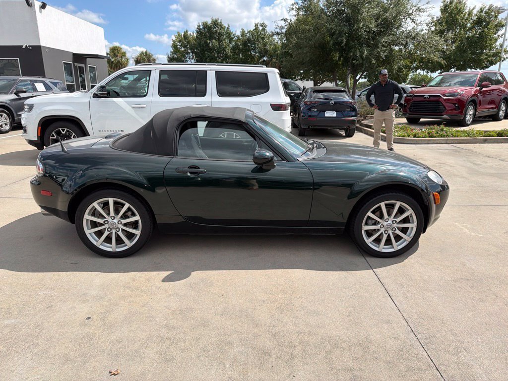 Used 2007 MAZDA MX-5 Miata Touring RWD image 2