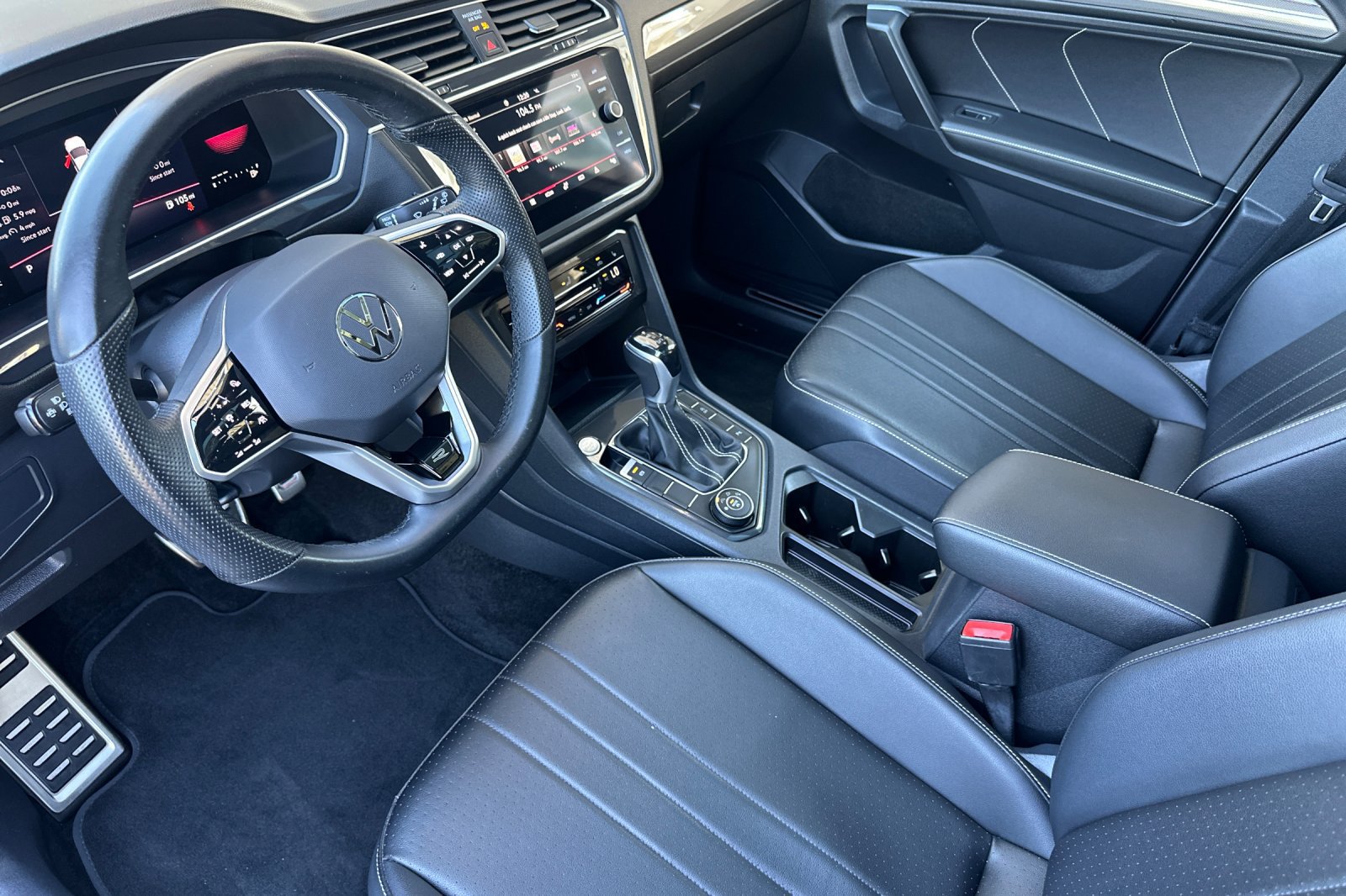 Used 2023 Volkswagen Tiguan SE R-Line AWD/4WD image 10