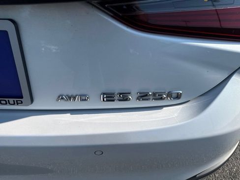 Used 2023 Lexus ES 250 w/ Premium Package AWD/4WD image 10
