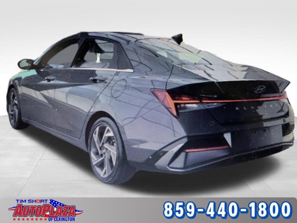 Used 2025 Hyundai Elantra SEL FWD image 7