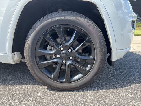 Used 2019 Jeep Grand Cherokee Altitude image 11