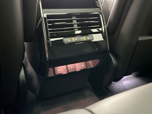 Used 2025 Land Rover Range Rover Sport Dynamic SE image 23