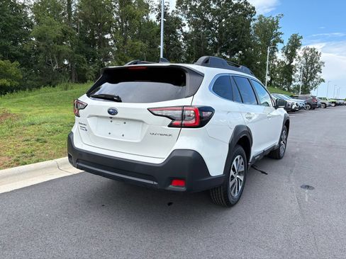 Certified 2024 Subaru Outback Premium AWD/4WD image 9