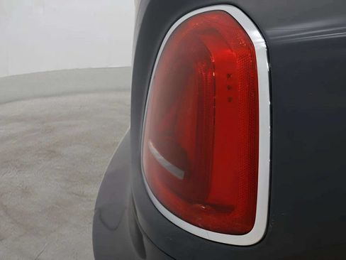 Certified 2010 Rolls-Royce Ghost RWD image 22
