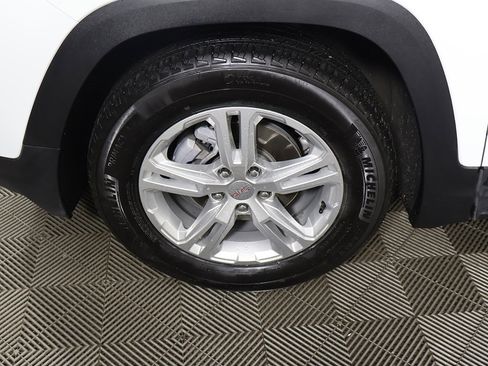 Used 2024 GMC Terrain SLE image 15