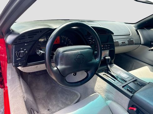 Used 1995 Chevrolet Corvette Coupe RWD image 9