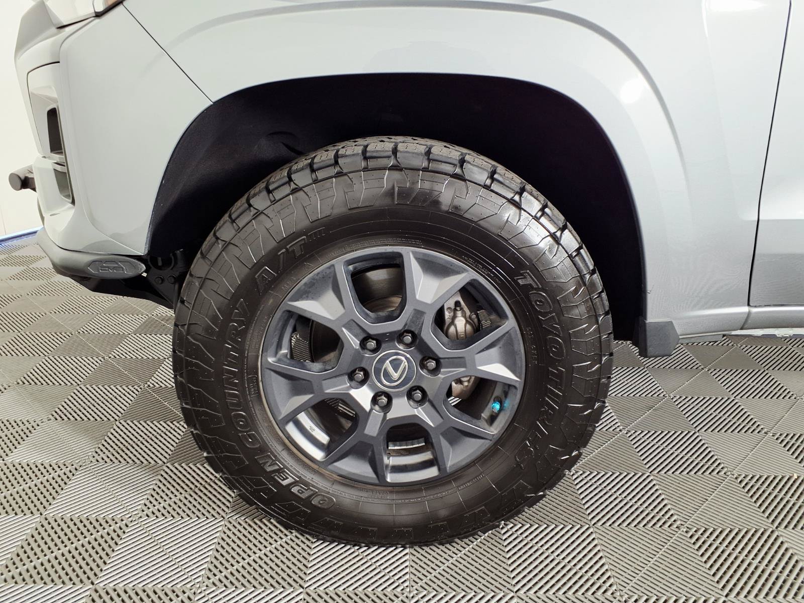 Used 2025 Chevrolet Colorado LT w/ Advanced Trailering Package AWD/4WD image 7