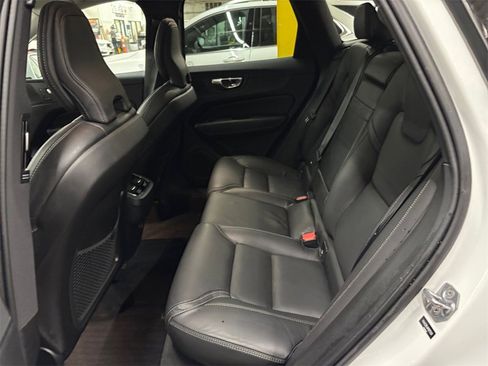 Used 2021 Volvo XC60 T6 Inscription image 14