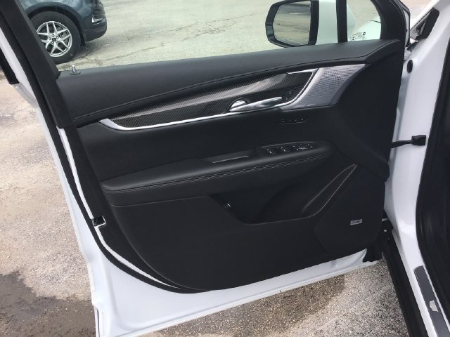 Used 2023 Cadillac XT6 Sport AWD/4WD image 16