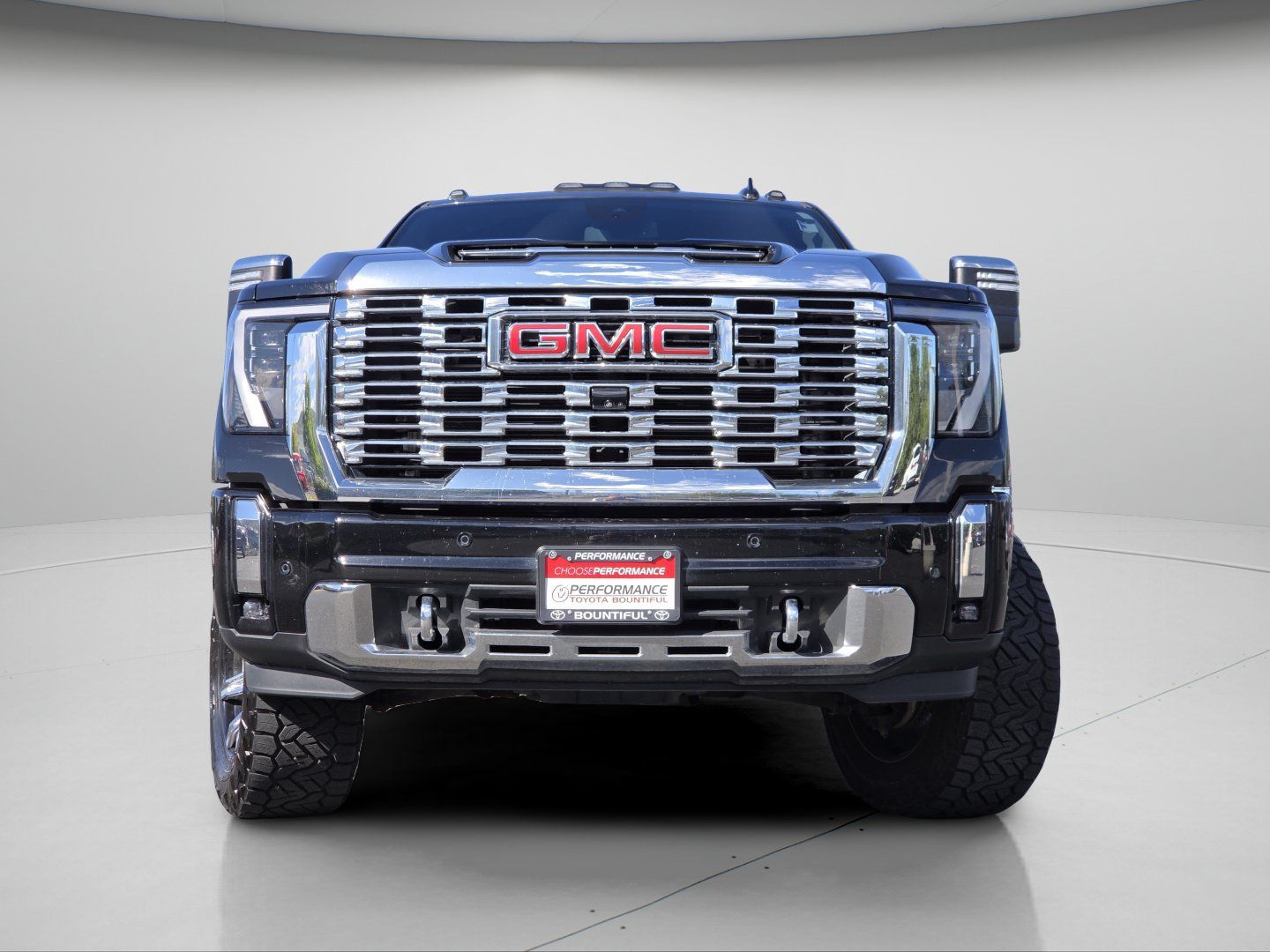 Used 2024 GMC Sierra 2500 Denali AWD/4WD image 3