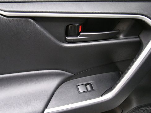 Used 2023 Toyota RAV4 LE image 19