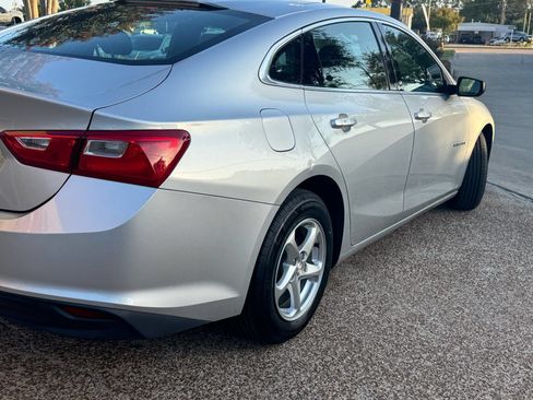 Used 2018 Chevrolet Malibu LS FWD image 4