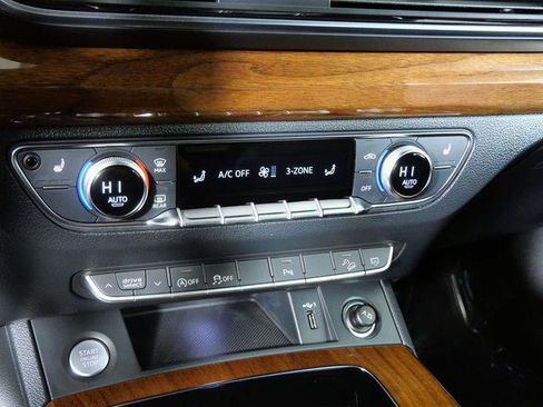 Used 2023 Audi Q5 2.0T Premium w/ Convenience Package AWD/4WD image 20
