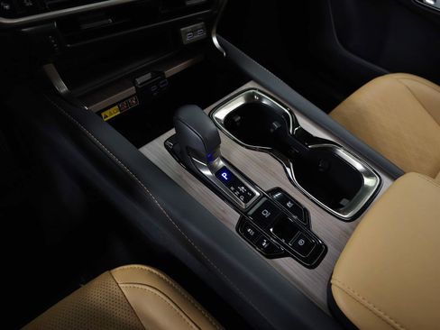 Used 2024 Lexus RX 350 w/ Convenience Package image 30