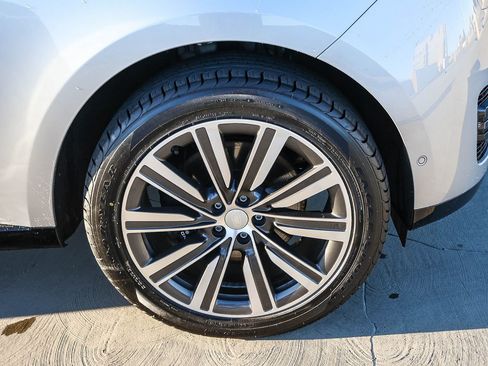 Certified 2023 Land Rover Range Rover SE image 14