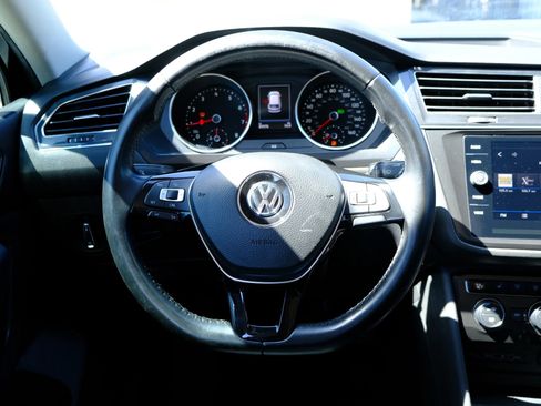 Used 2018 Volkswagen Tiguan SE FWD image 26
