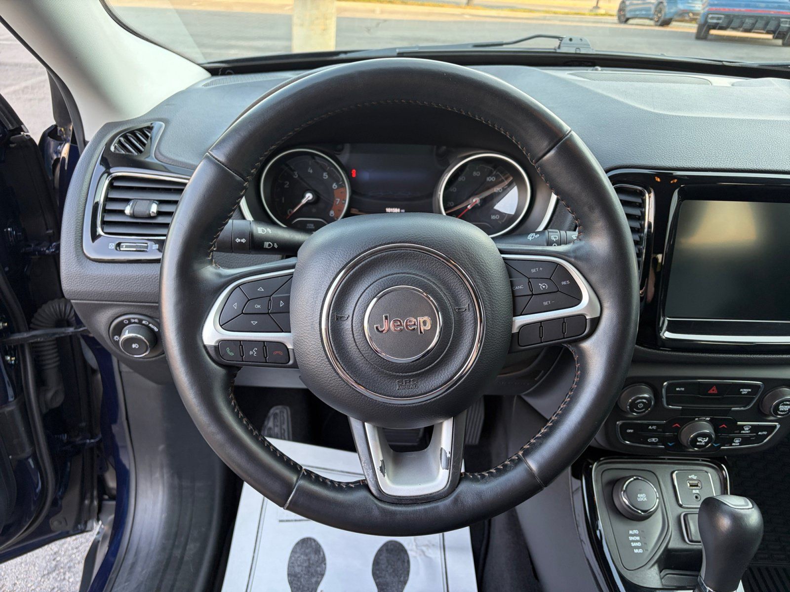 Used 2018 Jeep Compass Limited AWD/4WD image 9