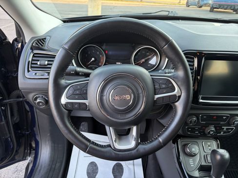 Used 2018 Jeep Compass Limited AWD/4WD image 9