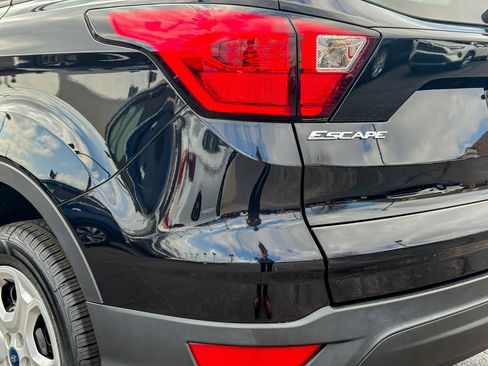 Used 2019 Ford Escape S image 14