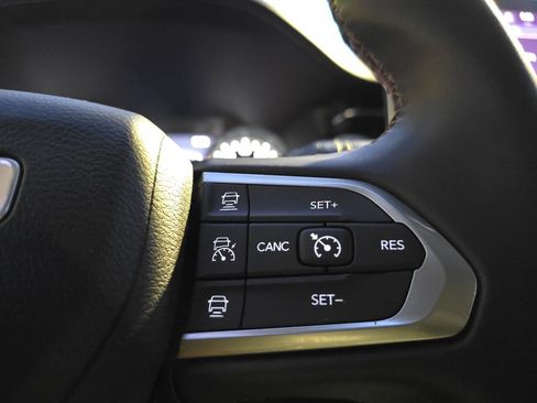 Used 2022 Jeep Compass Limited image 28