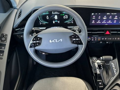 New 2026 Kia Niro FWD image 14