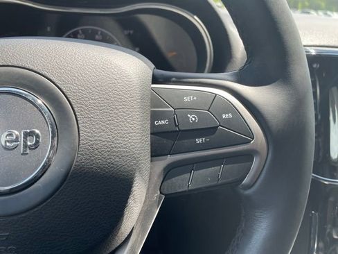 Used 2021 Jeep Grand Cherokee Laredo X AWD/4WD image 16