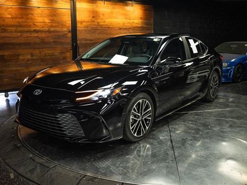 Used 2025 Toyota Camry XLE w/ Premium Plus Package FWD image 2