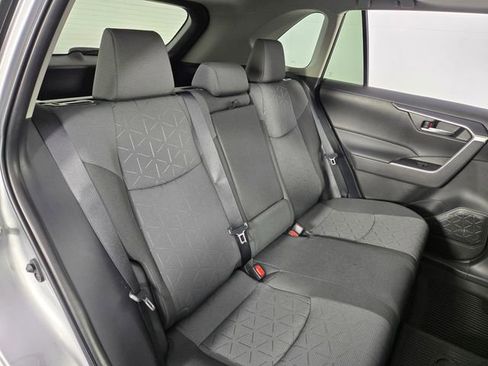 Used 2025 Toyota RAV4 XLE w/ Convenience Package FWD image 17