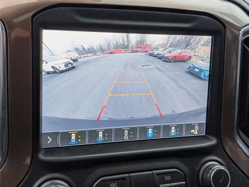 Used 2019 Chevrolet Silverado 1500 High Country w/ Technology Package image 32