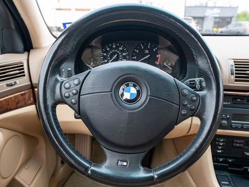 Used 2001 BMW 540i Sedan image 18