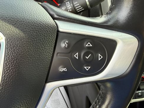 Used 2020 GMC Acadia SLT FWD image 22