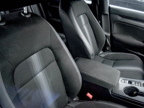 Used 2025 Honda Civic Sport image 6