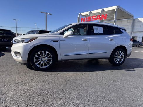 Used 2018 Buick Enclave Premium w/ Experience Buick Package image 2