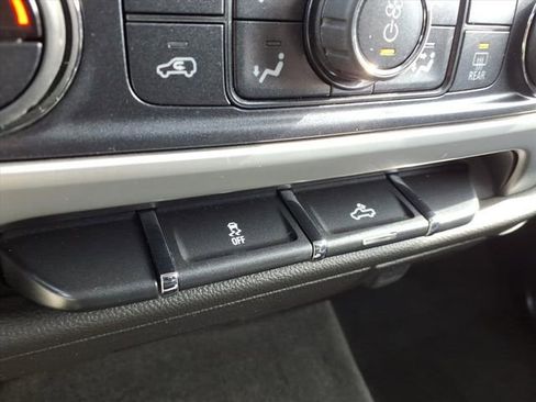 Used 2016 GMC Sierra 1500 SLE image 35