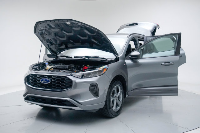 Used 2024 Ford Escape ST-Line w/ Tech Pack #1 AWD/4WD image 18