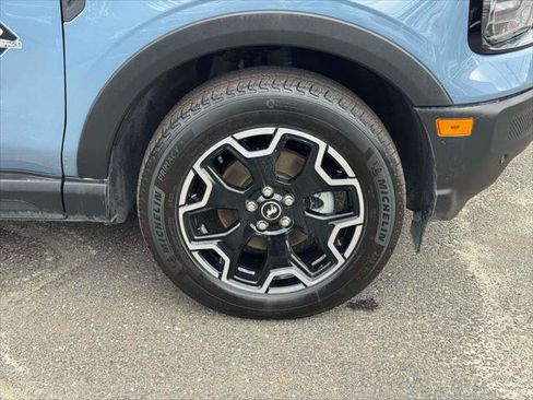 Certified 2025 Ford Bronco Sport Outer Banks w/ Outer Banks Tech Package+ AWD/4WD image 9
