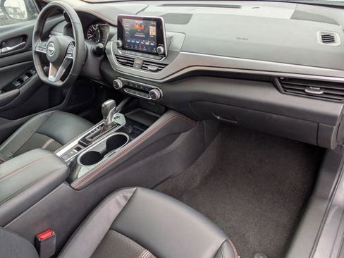 Used 2025 Nissan Altima 2.5 SR image 33