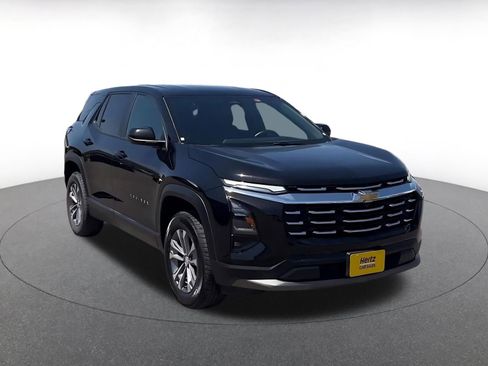 Used 2025 Chevrolet Equinox LT AWD/4WD image 3