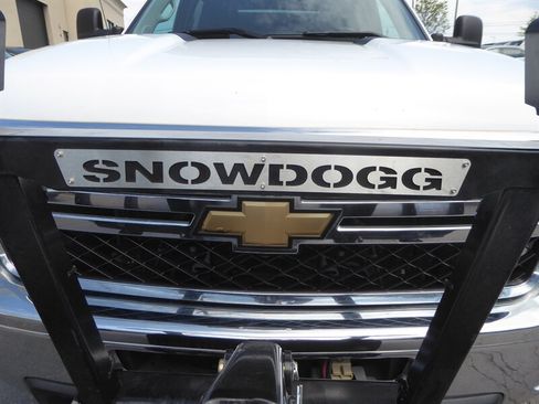 Used 2011 Chevrolet Silverado 2500 LT w/ Interior Plus Package AWD/4WD image 33