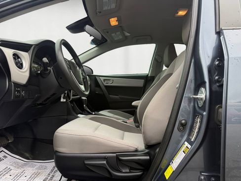 Used 2018 Toyota Corolla LE FWD image 9