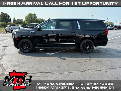 Used 2023 GMC Yukon XL SLT AWD/4WD image 4
